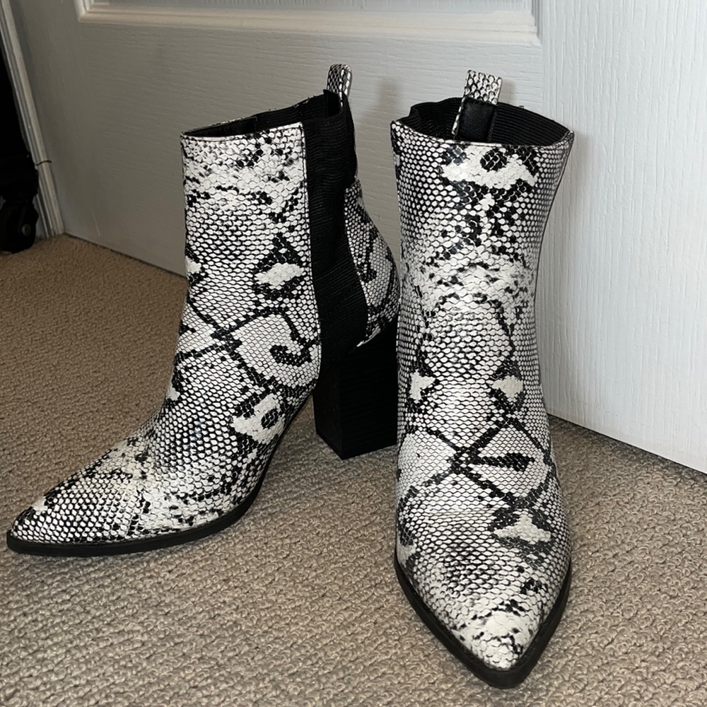 Pleather snakeskin booties size 6.5, mildly worn